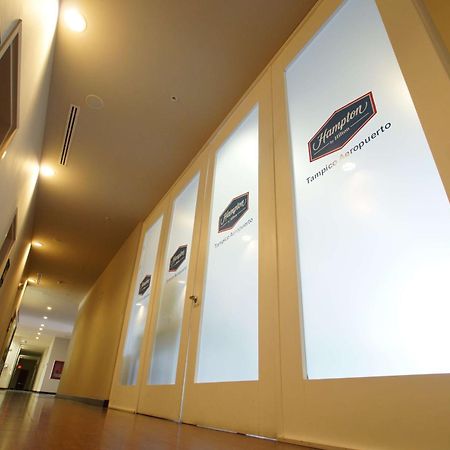 Hampton Inn Tampico Airport Екстер'єр фото
