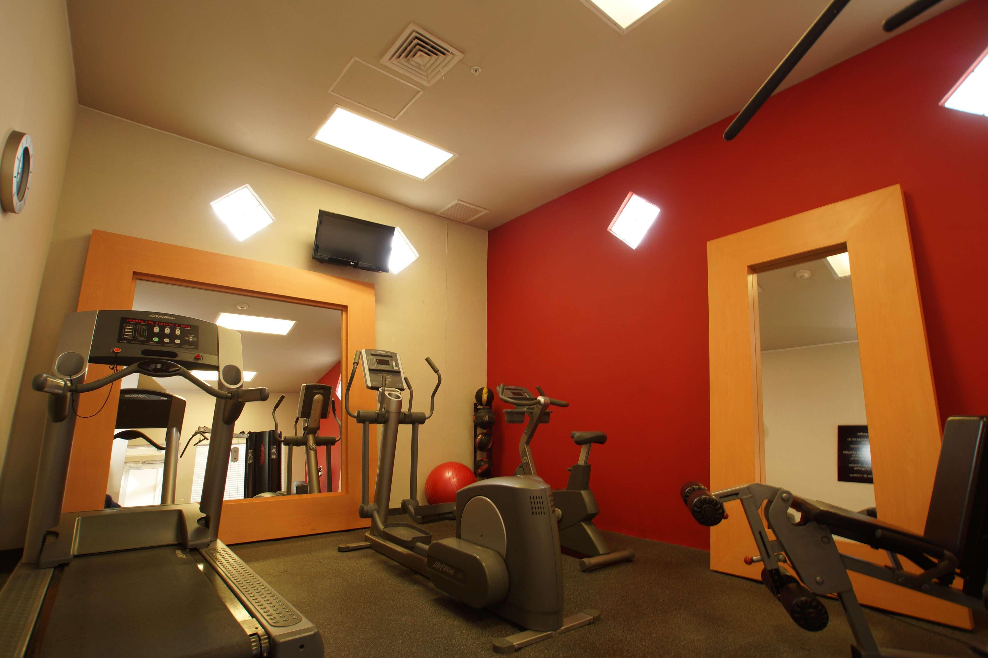 Hampton Inn Tampico Airport Екстер'єр фото