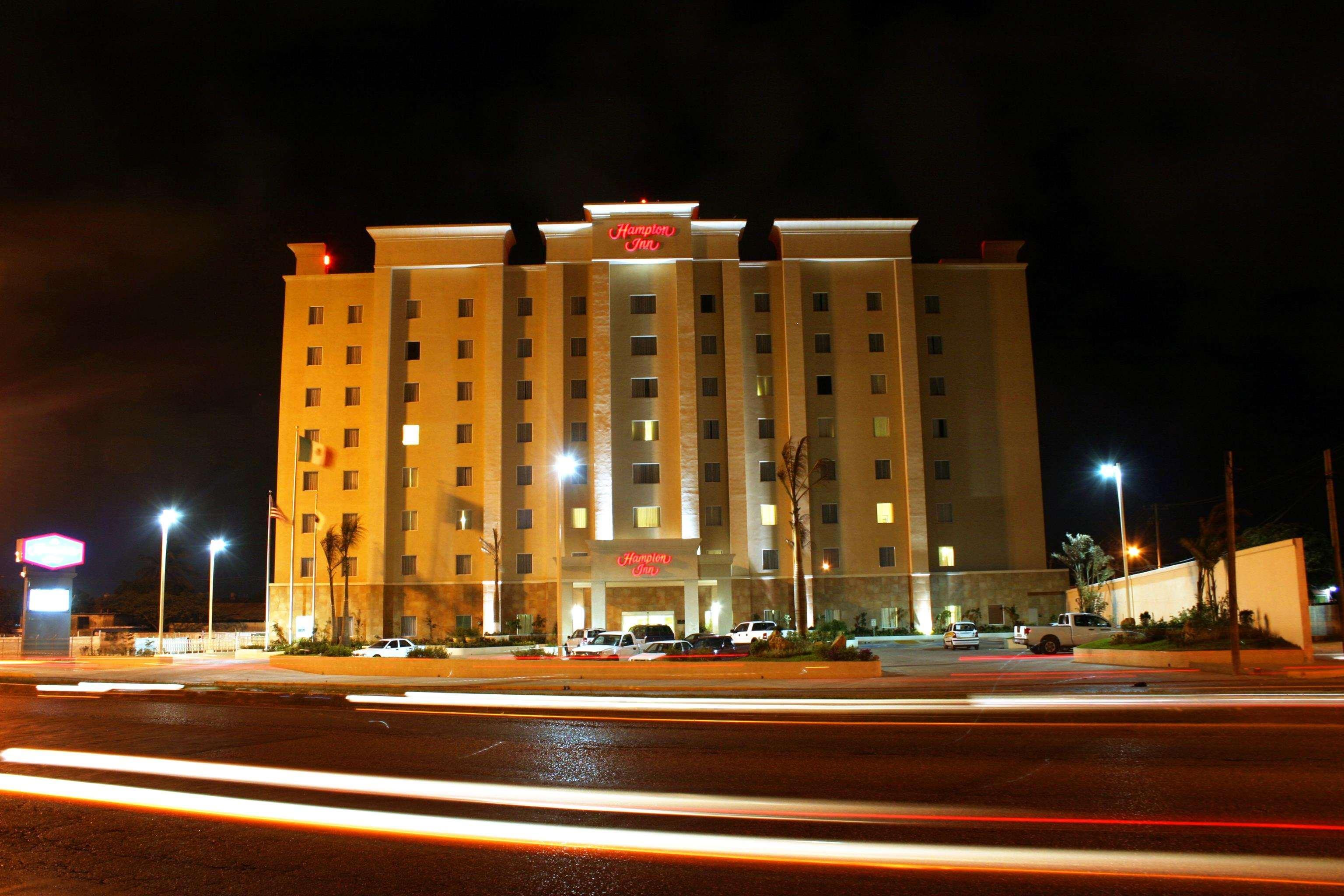 Hampton Inn Tampico Airport Екстер'єр фото