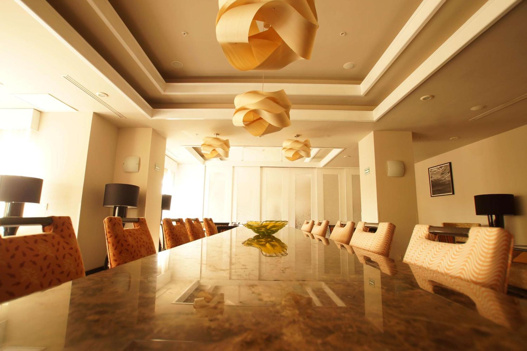 Hampton Inn Tampico Airport Екстер'єр фото