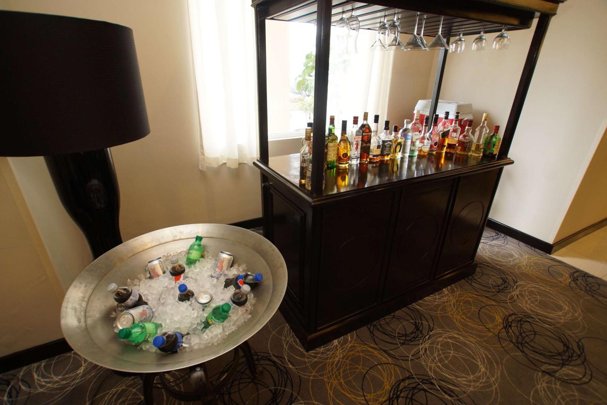 Hampton Inn Tampico Airport Екстер'єр фото