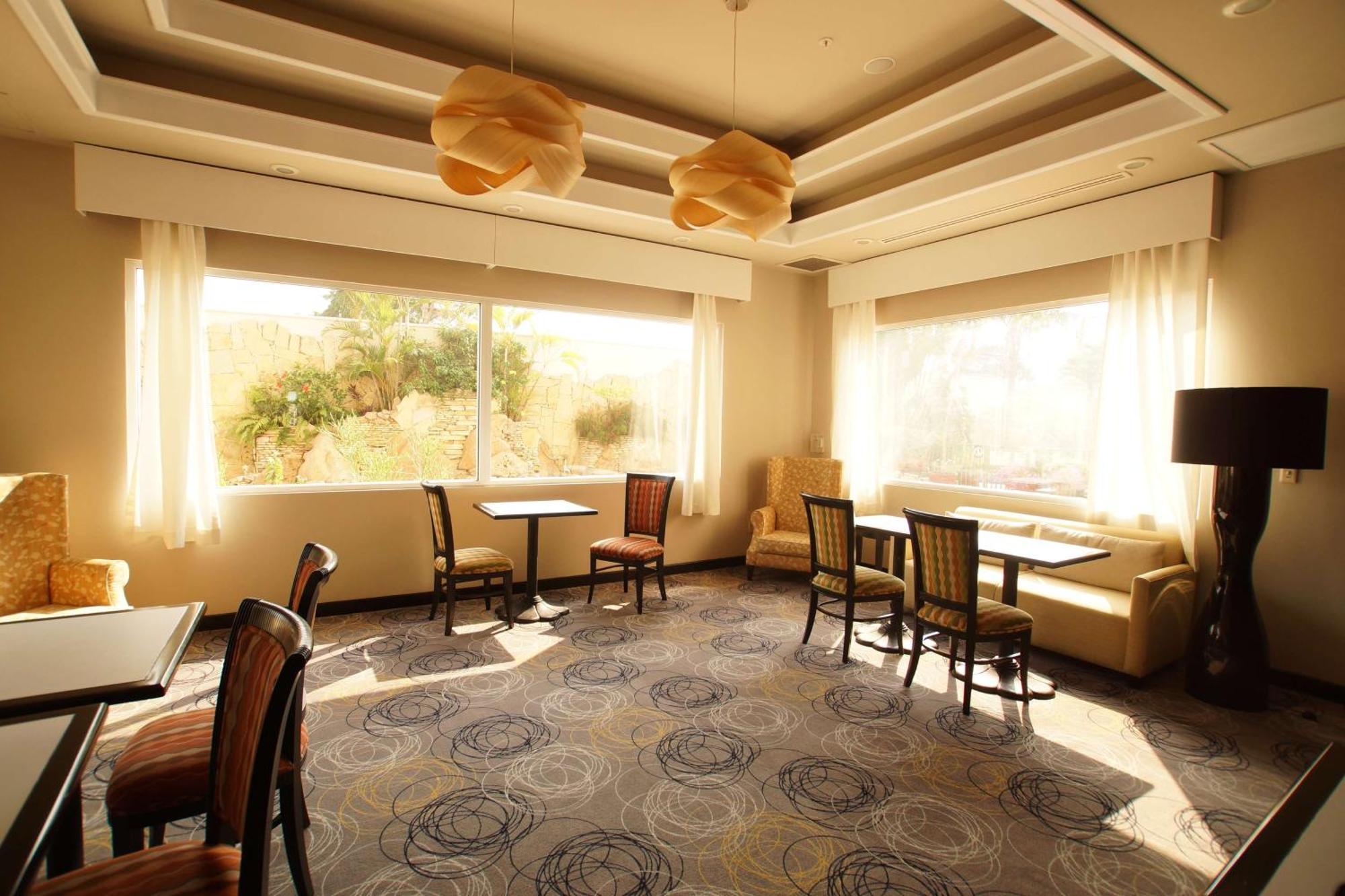 Hampton Inn Tampico Airport Екстер'єр фото